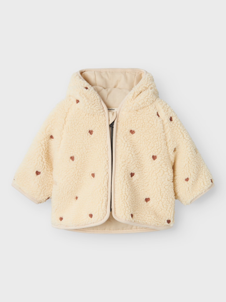 Lil Atelier - Jacke mit Herzen 'NBFNALO LOOSE SHERPA JACKET LIL - Sandshell'