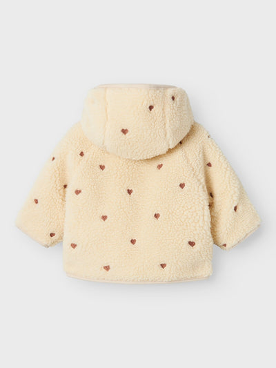 Lil Atelier - Jacke mit Herzen 'NBFNALO LOOSE SHERPA JACKET LIL - Sandshell'