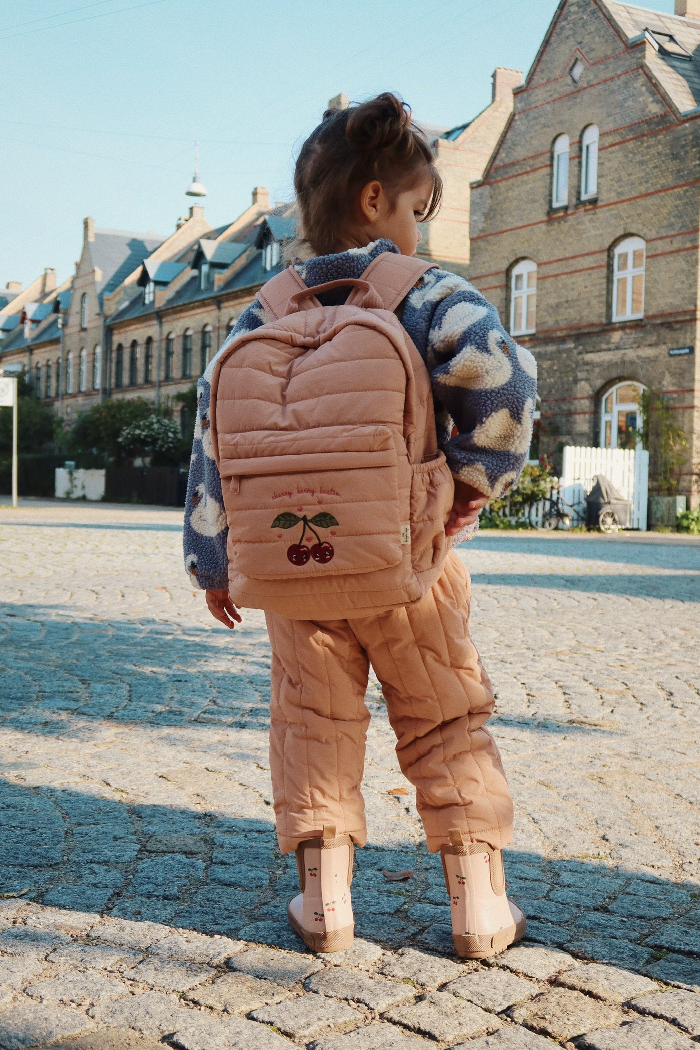 Konges Sløjd - Rucksack mit Kirschen 'JUNO QUILTED BACKPACK MIDI- TUSCANY'