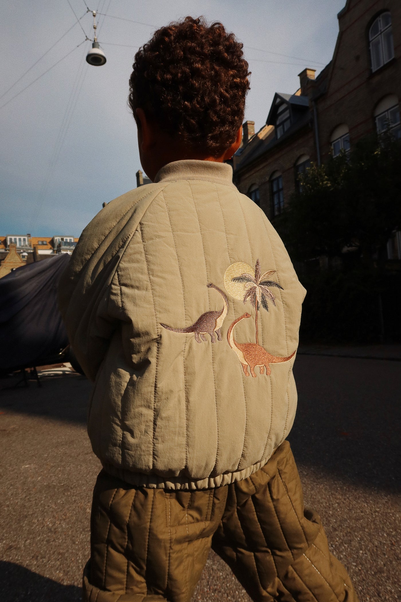 Konges Slöjd - Bomber Jacke mit Dino 'JUNO BOMBER JACKET - LAUREL OAK'