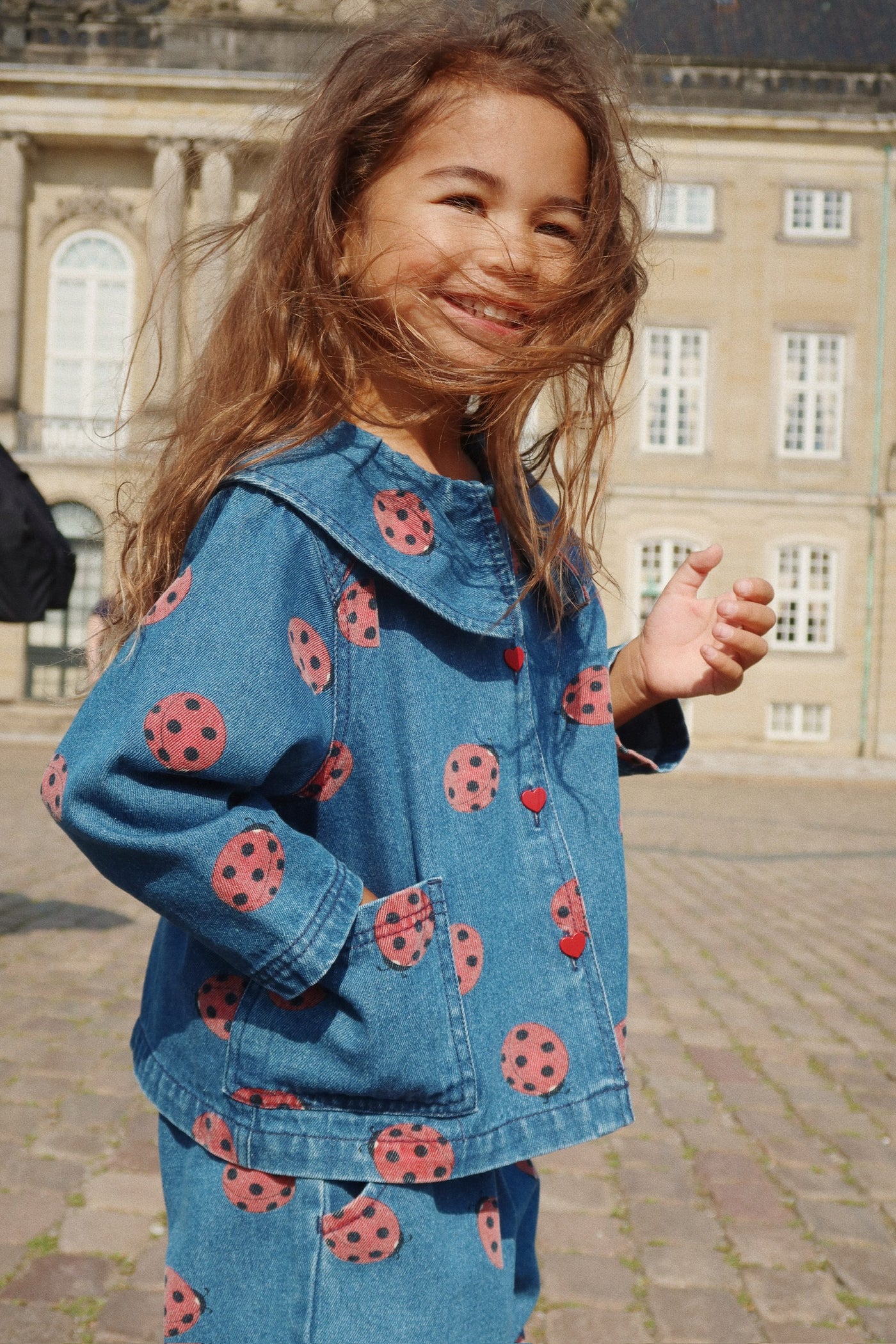 Konges Slojd - Denimjacke mit Marienkäfer 'MAGOT LADYBUG DENIM SHIRT GOTS - LADYBUG'